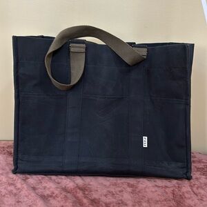 Feed organizer tote